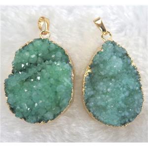 green druzy quartz pendant, freeform, approx 20-40mm