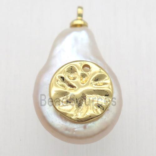 Natural pearl pendant
