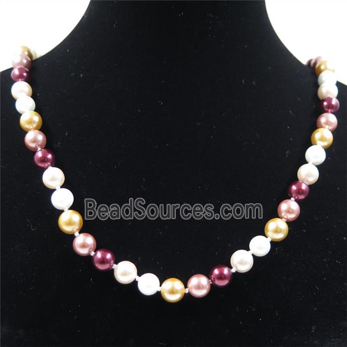 Pearlized Shell knoted necklace with clasp, round