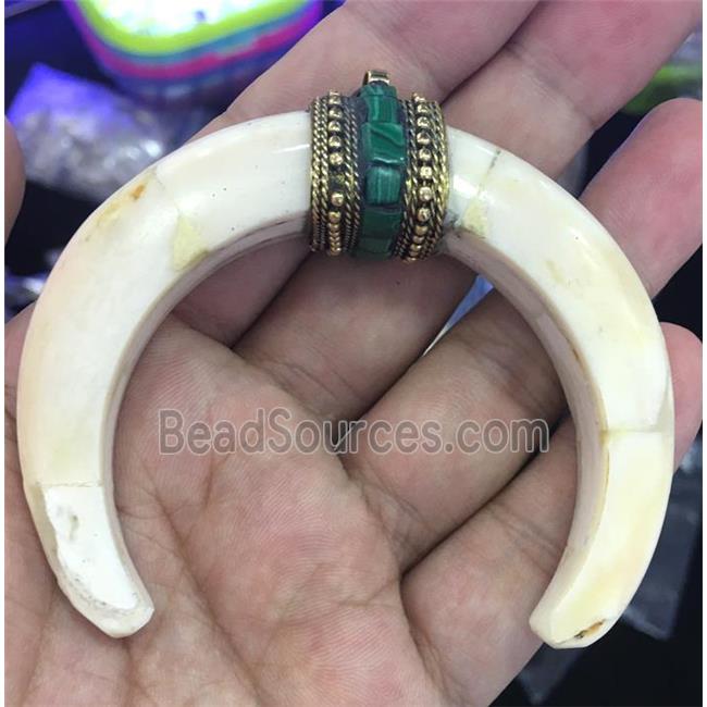 white Cattle bone crescent pendant, horn