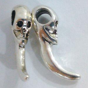 Skull charm, Tibetan Silver pendant, lead free and nickel free