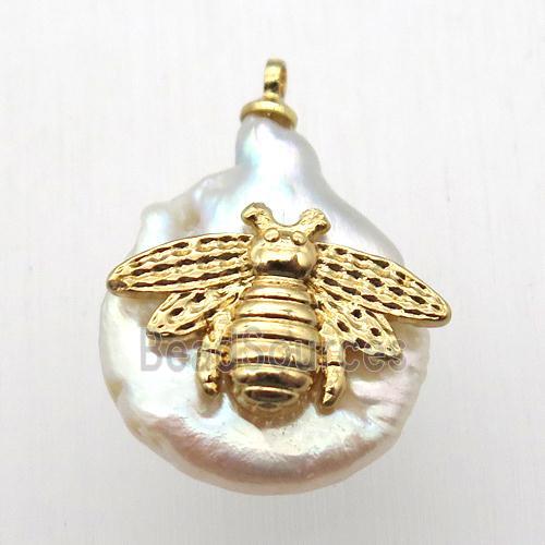 Natural pearl pendant with honeybee