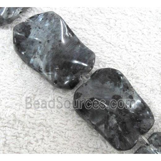 Labradorite bead