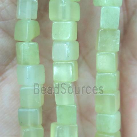 lt.green Jade cube beads