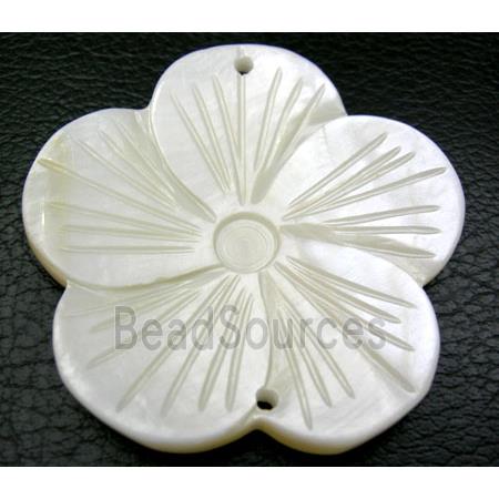 Mother of pearl flower pendant