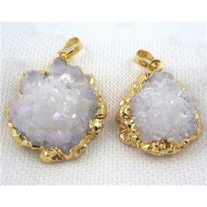 druzy quartz pendant, white AB-color, freeform, gold plated, approx 20-35mm